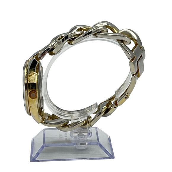 Fashion Analog Chain Watch in Stainless Steel and Black - Picture 3 of 6